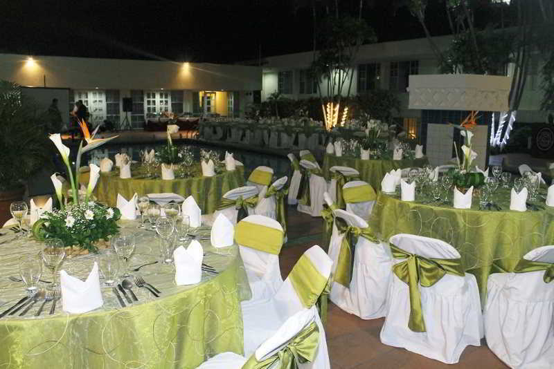 Siesta Hotel And Casino Antiguo Cuscatlan ภายนอก รูปภาพ