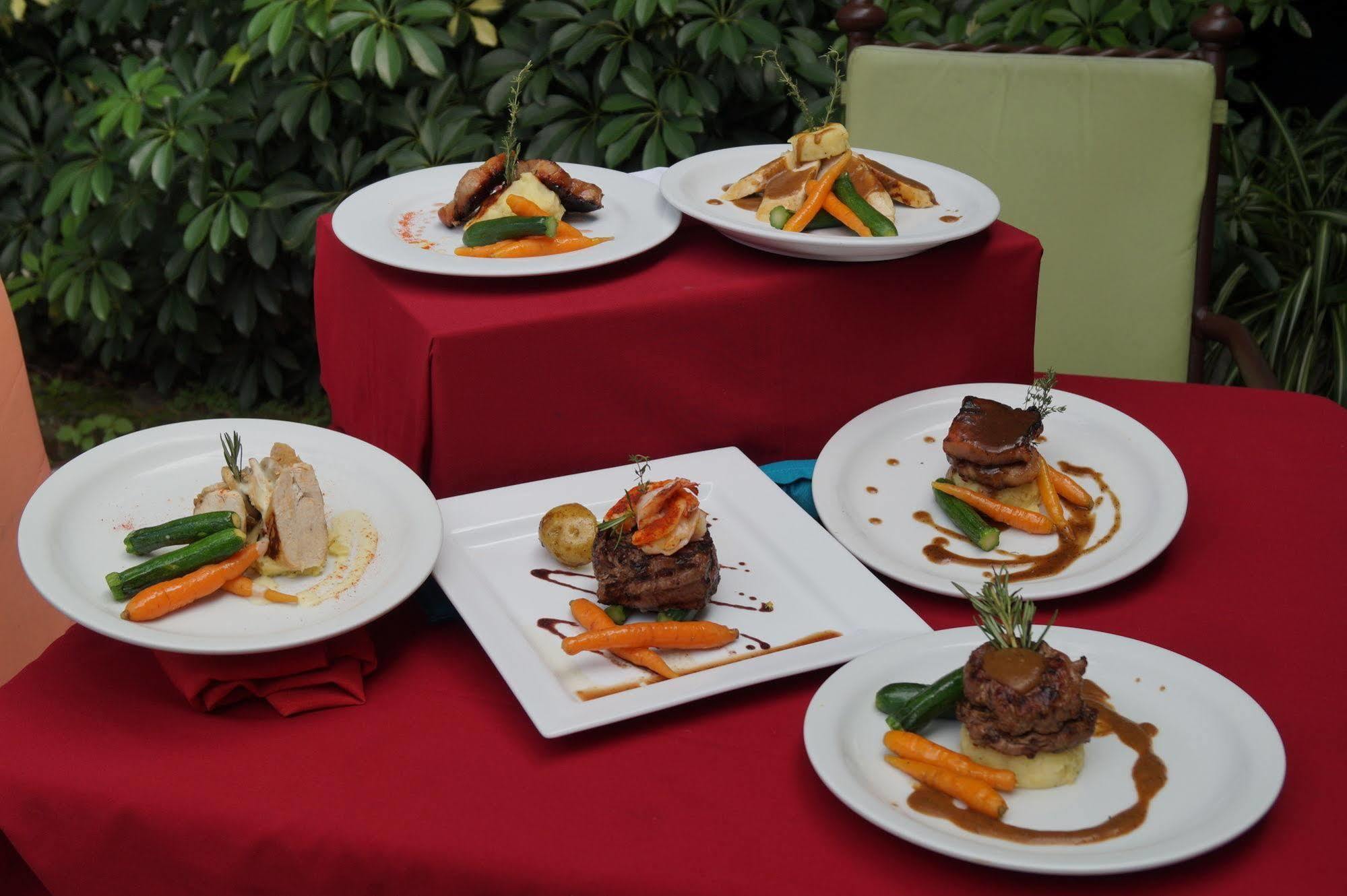 Siesta Hotel And Casino Antiguo Cuscatlan ภายนอก รูปภาพ