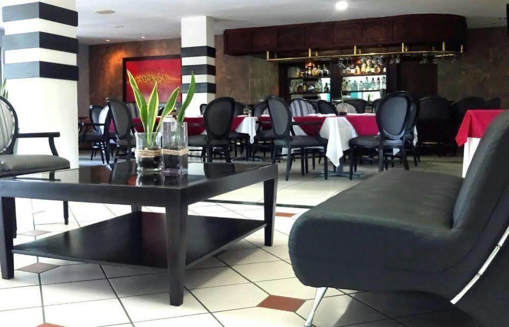 Siesta Hotel And Casino Antiguo Cuscatlan ภายนอก รูปภาพ