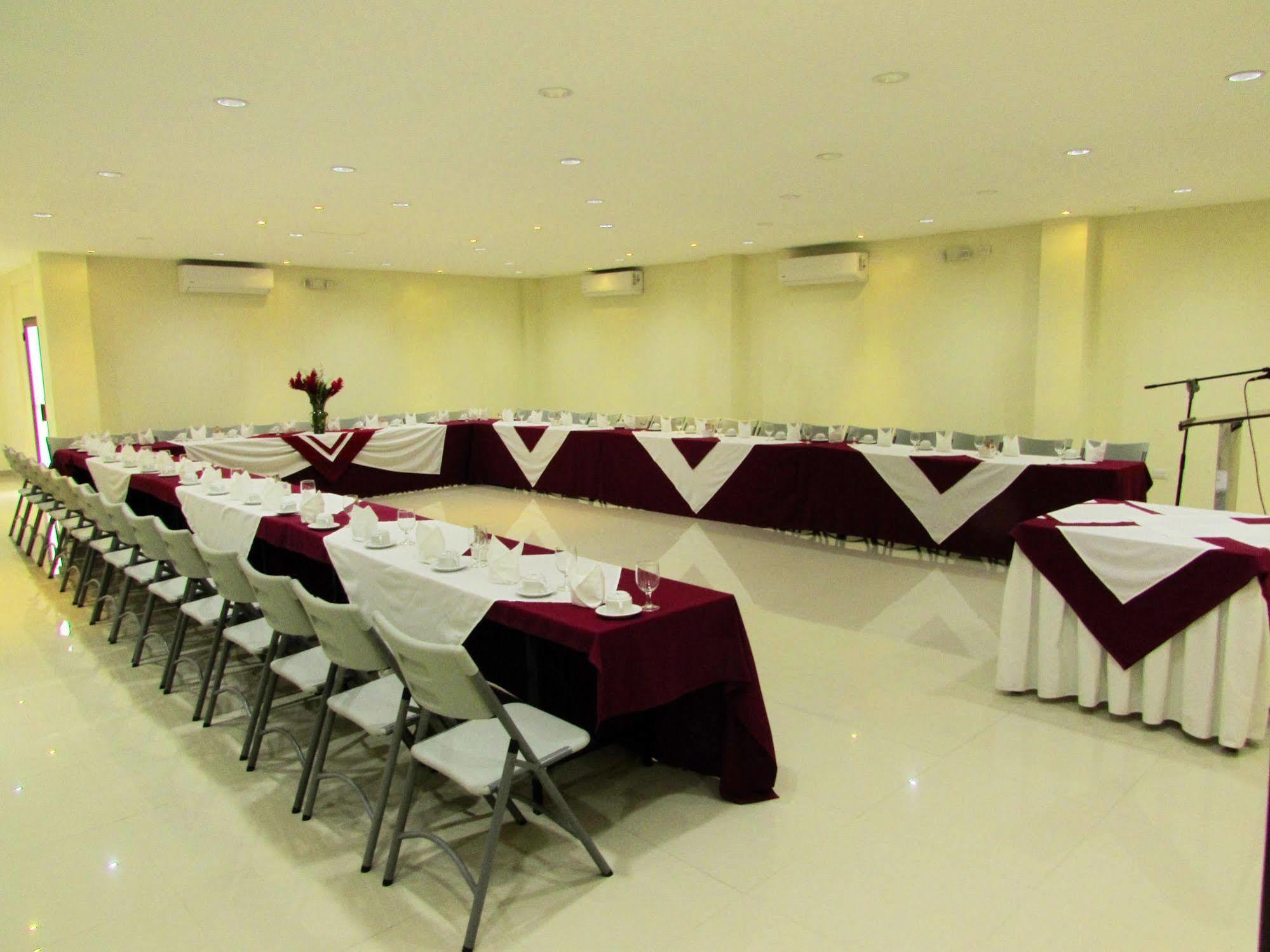 Siesta Hotel And Casino Antiguo Cuscatlan ภายนอก รูปภาพ