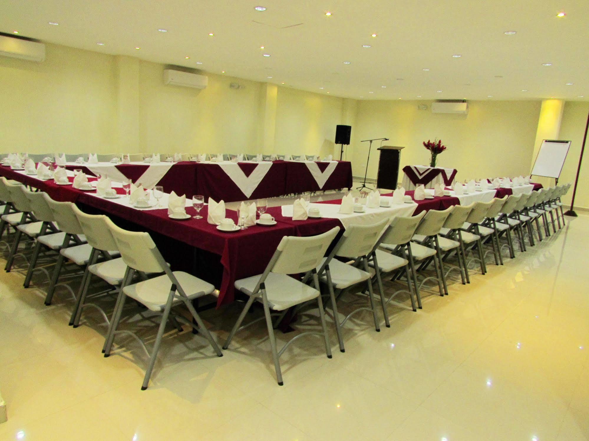 Siesta Hotel And Casino Antiguo Cuscatlan ภายนอก รูปภาพ