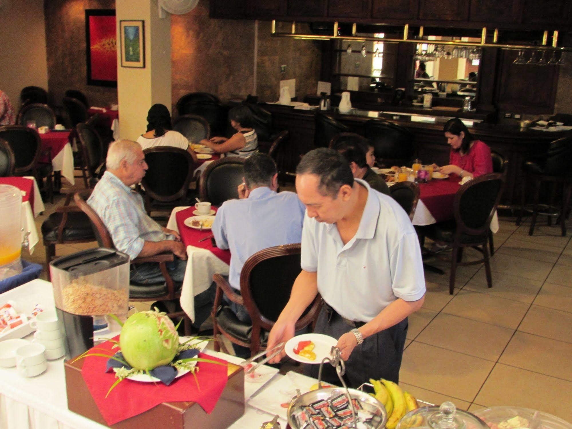 Siesta Hotel And Casino Antiguo Cuscatlan ภายนอก รูปภาพ