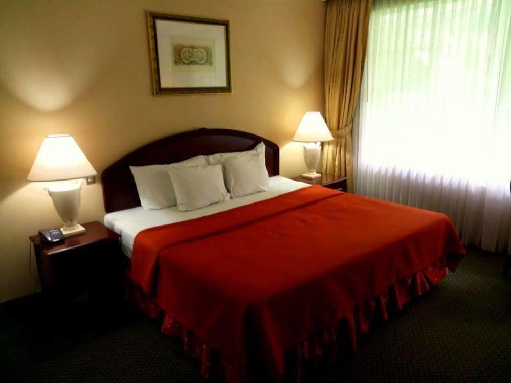 Siesta Hotel And Casino Antiguo Cuscatlan ภายนอก รูปภาพ